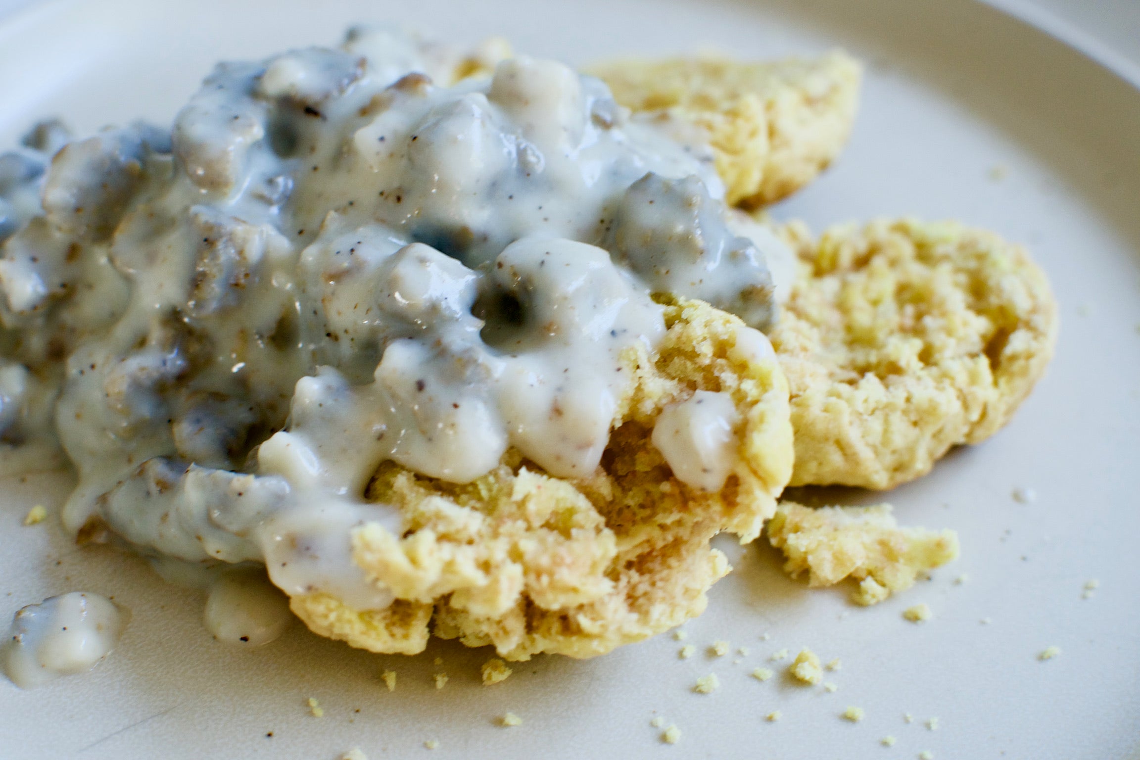 Quick and Tasty Vegetarian Mustard Biscuits and Gravy